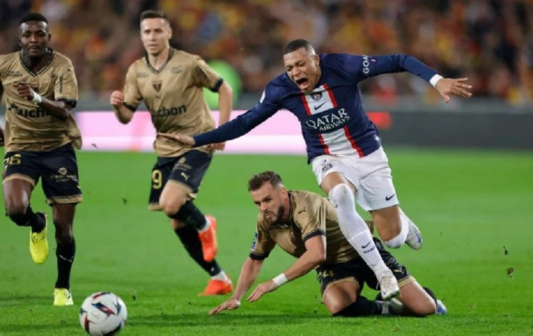 法国杯赛程吃紧，亚特兰大今晨临场应变，气氛紧张，轮换策略成焦点的简单介绍-九游